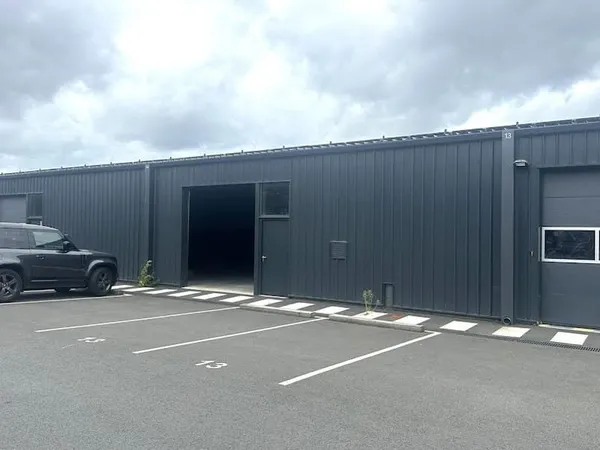 Local 221 m²
