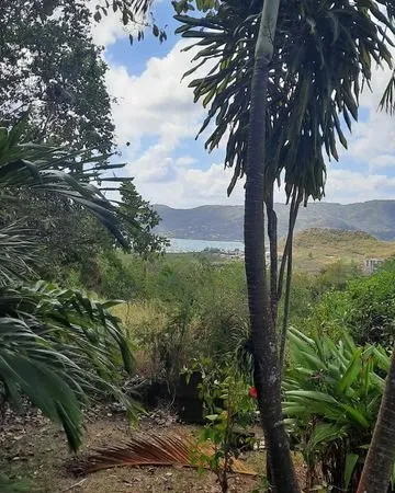 Terrain Ste Anne, vue mer divisible en 3 parcelles Total 3094 m2 à Sainte Anne
