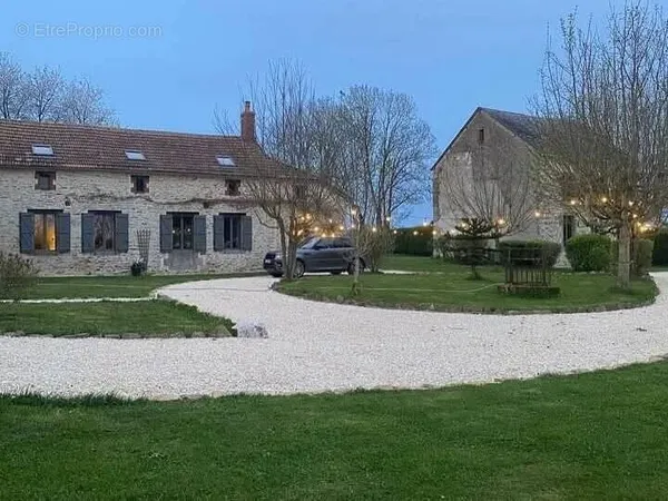 Ferme rénovée avec charme sur grand terrain (Creuse).