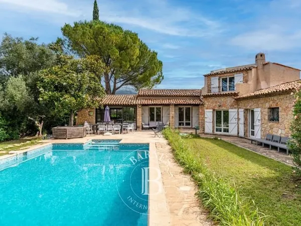 Peymeinade - Charmante villa familiale - 5 chambres