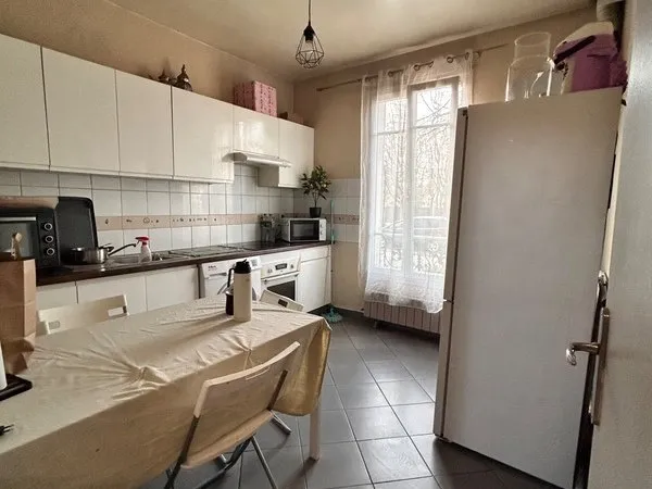 Arcueil centre - Appartement traversant lumineux, parfait cabinet ou activité libérale à 5 minutes d