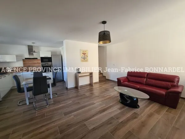 Maison 2 pièces 61 m²
