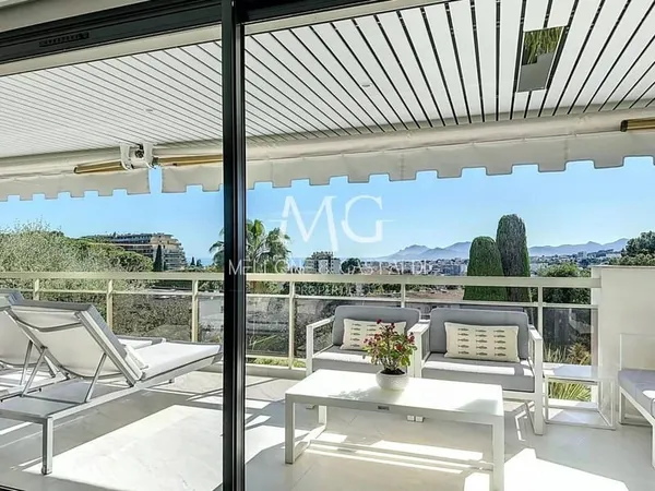 Appartement 3 pièces 121 m²