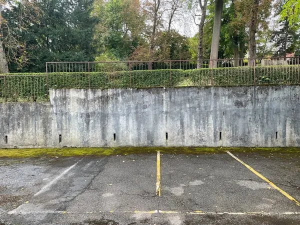 MEUDON BELLEVUE - EMPLACEMENT DE PARKING EXTERIEUR - 66 euro
