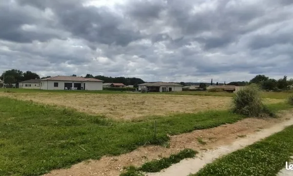 Terrain constructible à vendre