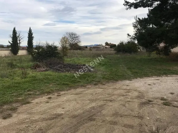 Terrain constructible 298 m²