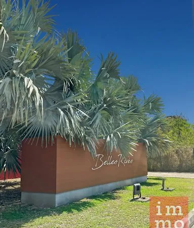Terrain 1051 m²