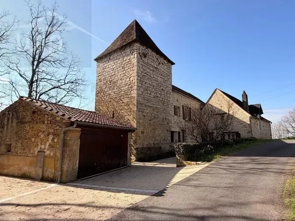 Manoir et sa tour Médiévale - Périgord Noir