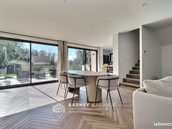 Propriété 8 pièces 220 m²