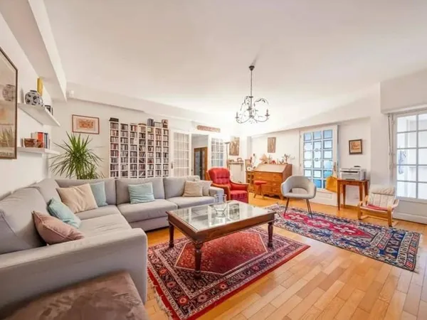 Appartement 7 pièces 176 m²