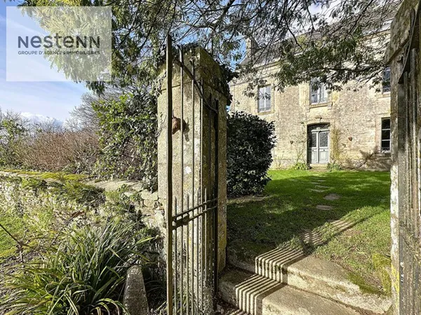 Grande maison bourgeoise en campagne du Rouillen à Ergué-Gabéric