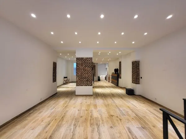 BUREAUX RENOVÉS AU TROCADERO.