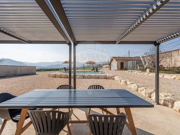 Maison 8 pièces 200 m²