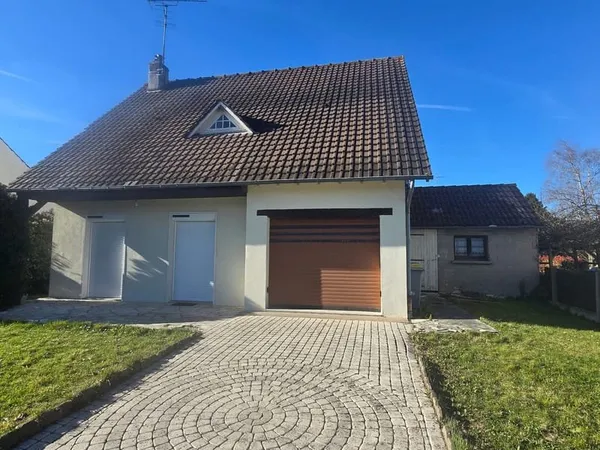 Maison 122m2 de 4 pièces à La Chapelle St Mesmin