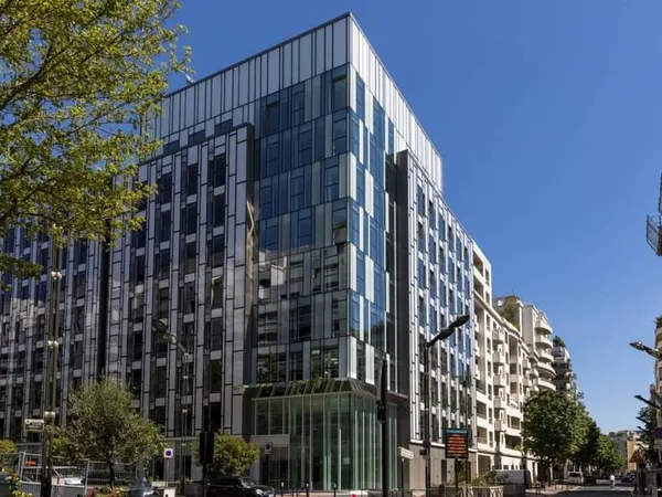 Bureaux 6373 m²
