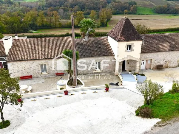 Propriété d'exception de 285 m² sur 2,2 ha