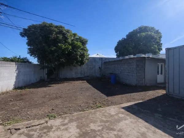Maison à rénover avec autorisation commerciale Mont Vert l