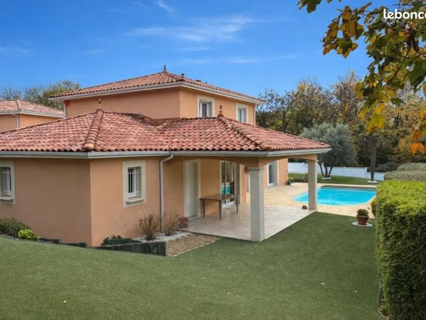Maison 6 pièces 165 m²