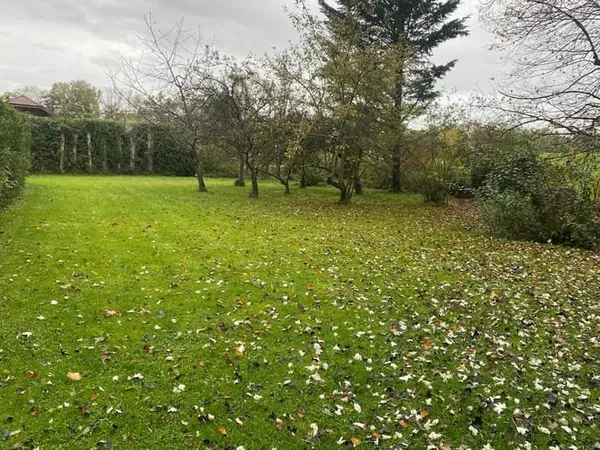 Terrain 1600 m²