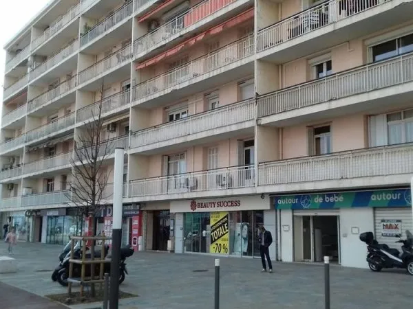BUREAUX A PARTAGER CANDIA-SALINES AJACCIO