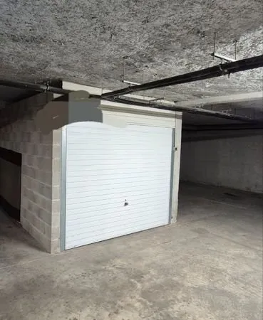 Location garage quartier hôpitaux facs