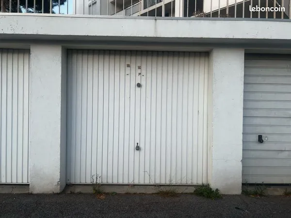 À Vendre - Garage fermé - Perpignan (Moulin à Vent)