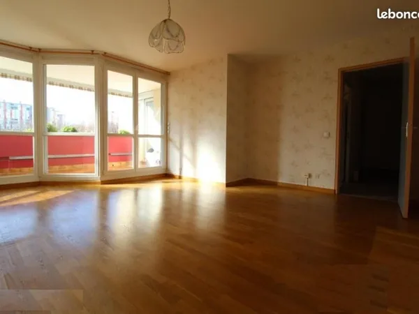 Appartement T4 avec place parking