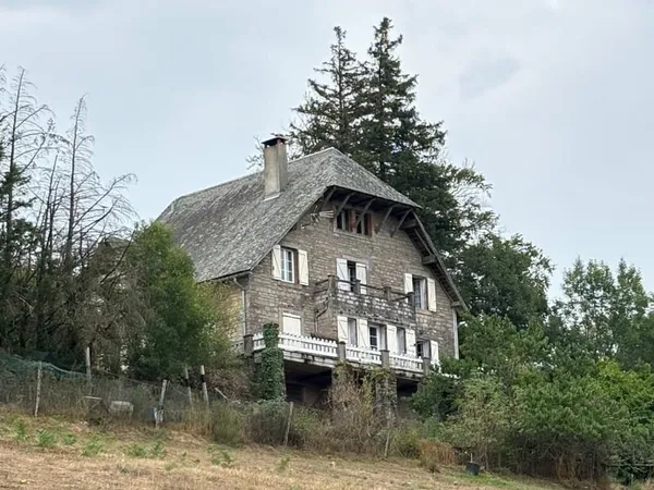 Grande maison traditionnelle au coeur de la Montagne Noire