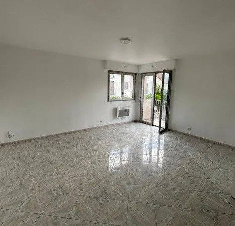 Studio / 35m² / Vert Galant (RER B)
