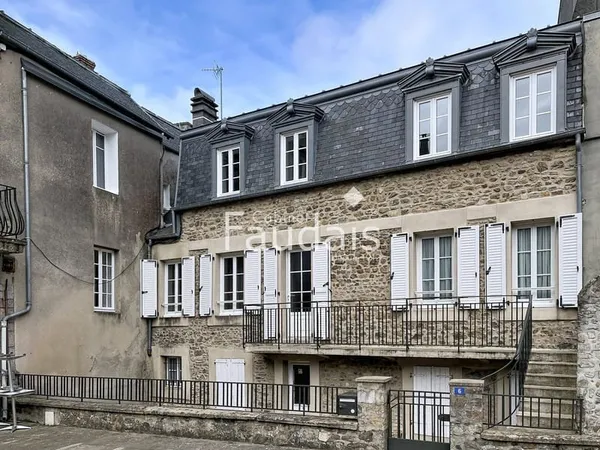 Maison de caractère avec vue sur la cathédrale à Coutances