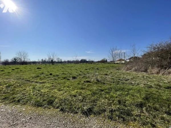 Terrain 1096 m²