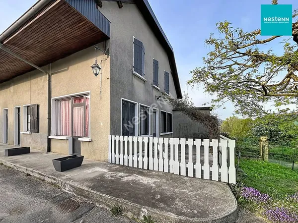 Mésigny _ Maison de village de 6 pièces de 200 m², à vendre