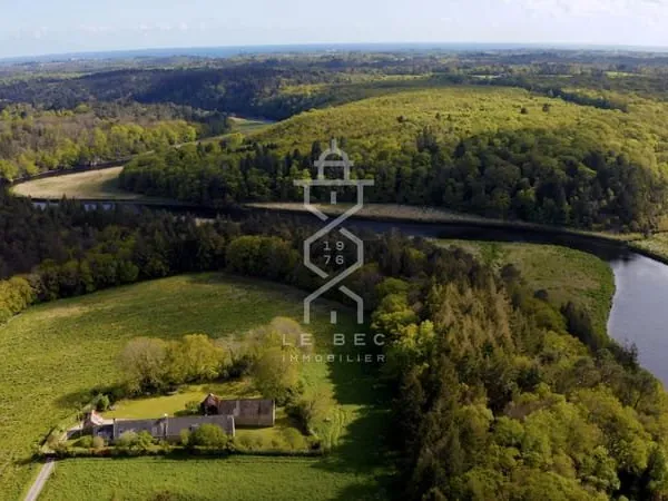 EXCLUSIVITÉ GUIDEL : Très belle propriété aux abords de la L