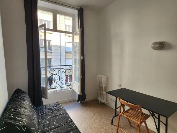 Studio meublé de 14,90 m² - Hyper Centre - JT1766