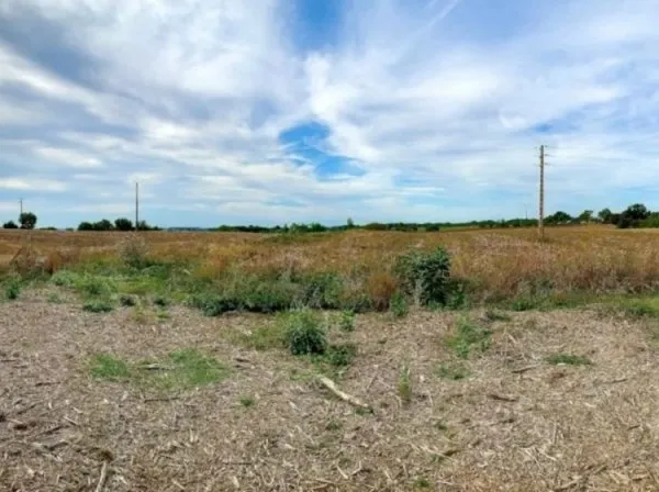 Terrain 900 m²