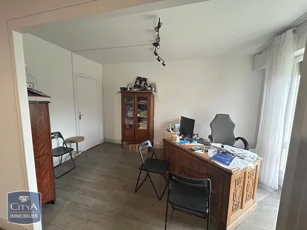 Local professionnel 3 pièces 63 m²