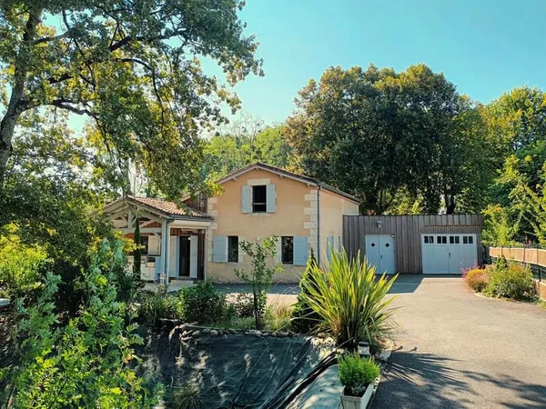 Maison en pierre rénovée près de la Dordogne à Bergerac