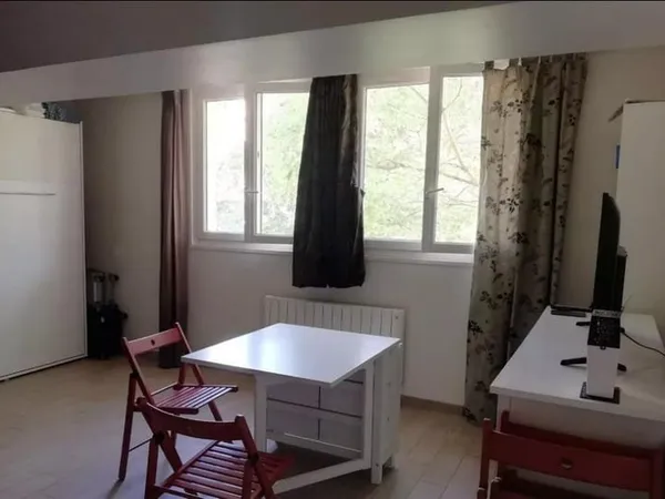 Studio / 31m² / Le Kremlin Bicêtre (Ligne 7)