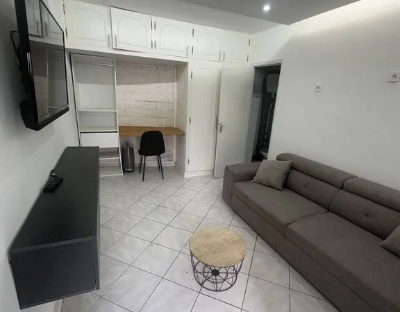 Studio 1 pièce 18 m²