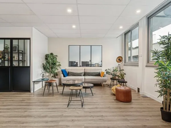 Bureaux 610 m²