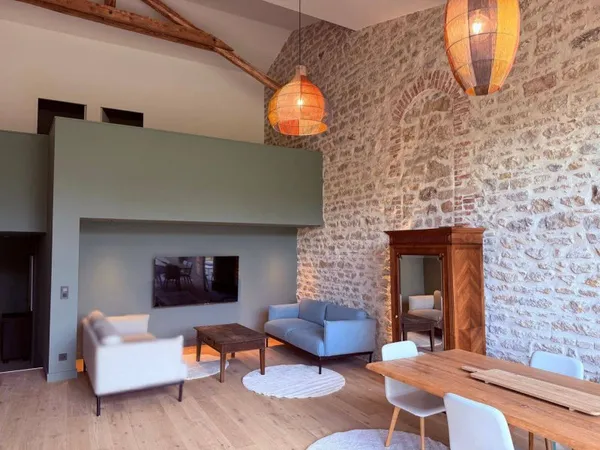 Maison 7 pièces 220 m²