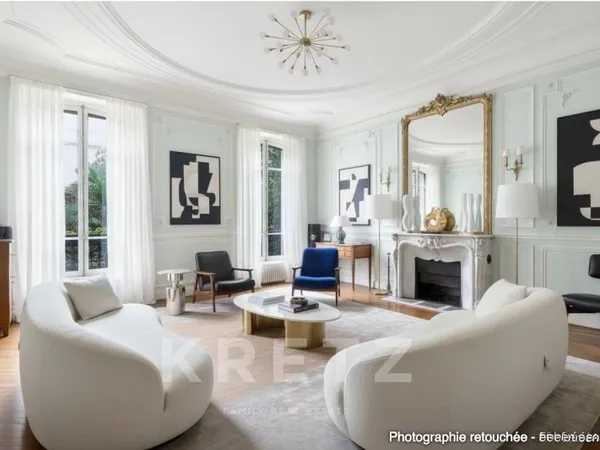 Appartement de réception proche du Parc Monceau et de la Mairie du 8ème