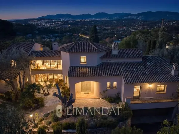 Mougins - Villa 530 m² - 6 suites - Piscine - Terrain 2200 M²