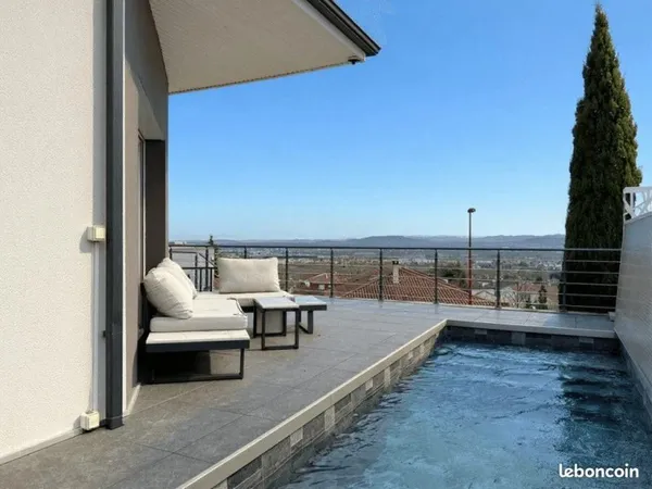 Villa 7 pièces 222 m²