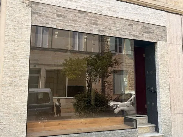 Local commercial 25 m² - Showroom / Pop-up store / Bail précaire