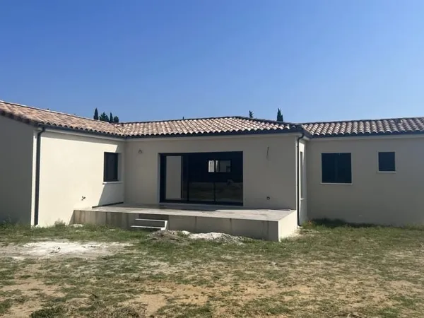 Saint-Julien-de-Peyrolas, Maison de 110m2