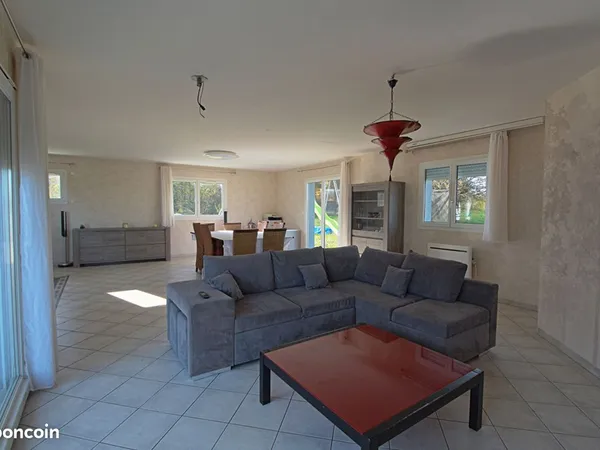 Propriété 7 pièces 200 m²