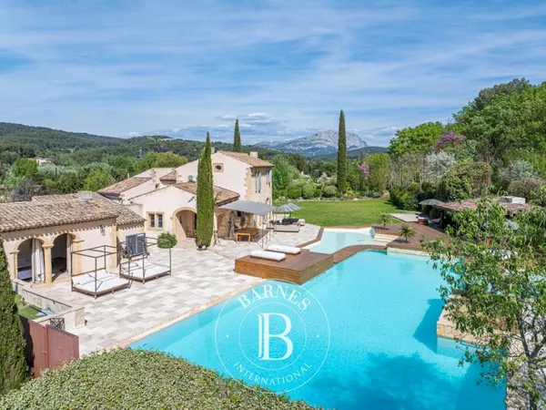 AIX-EN-PROVENCE - DOMAINE D'EXCEPTION - MAS ET DEPENDANCES - PRES DE 600 M² - PISCINE - VUE PANORAMI