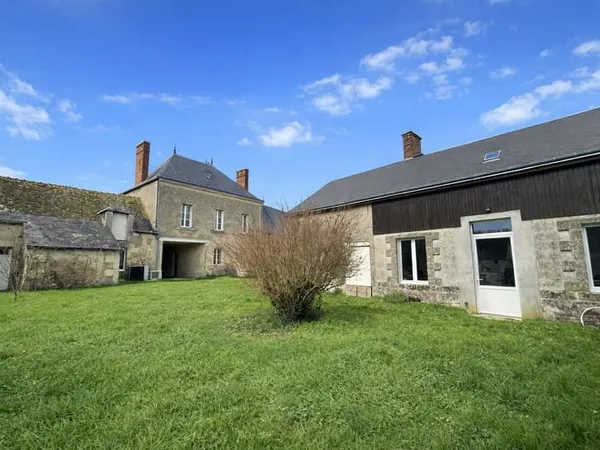 Rare ENSEMBLE IMMOBILIER de caractère.