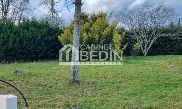 Terrain 1050 m²